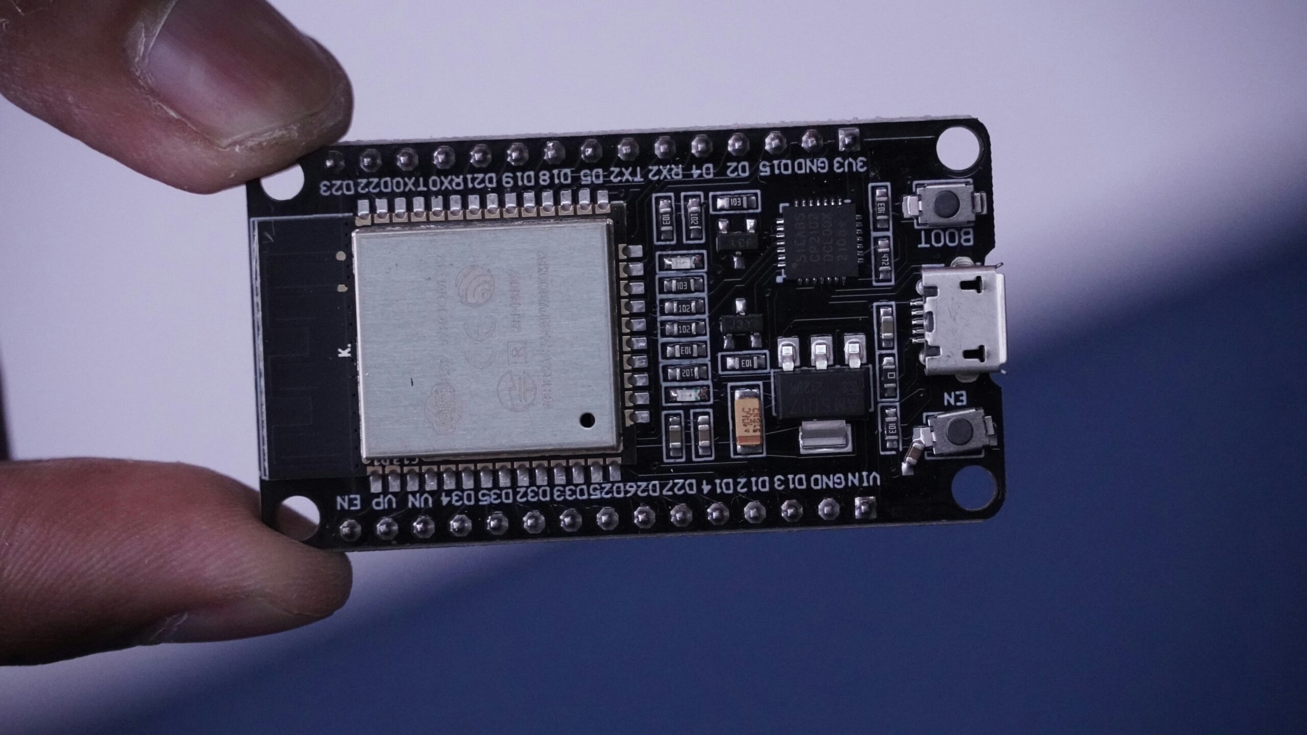 ESP32 fejlesztői modul